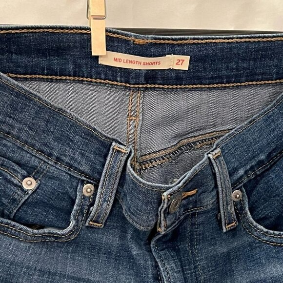 Levi’s Denim Shorts - Picture 7 of 8